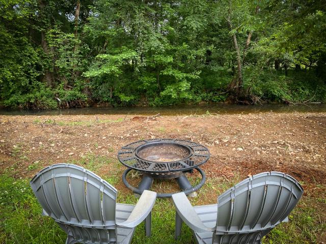 House for sale in Waverly