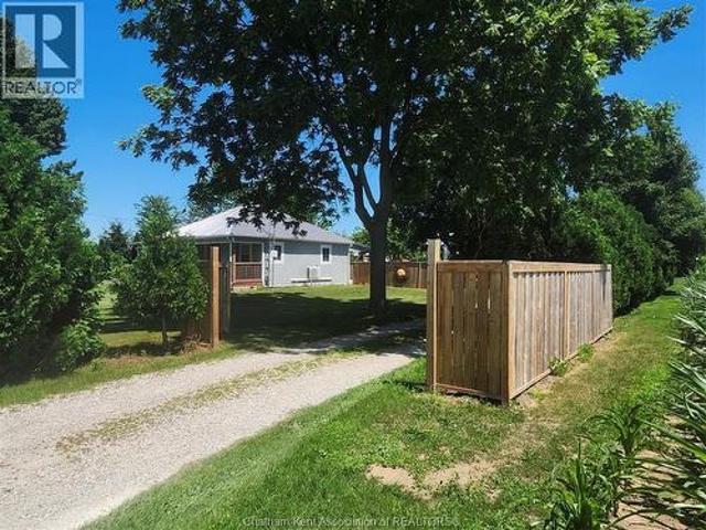 House for sale in Dawn-euphemia, Ontario