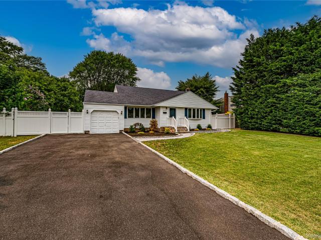 House for sale in Bohemia, New York