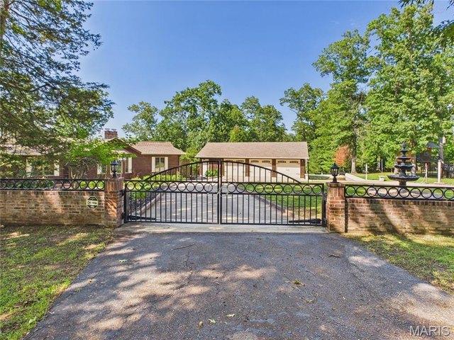 House for sale in Poplar Bluff, Missouri