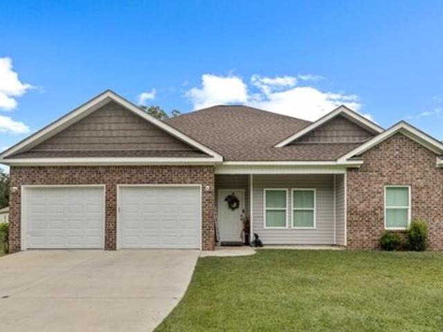 House for sale in Cottonwood, Alabama