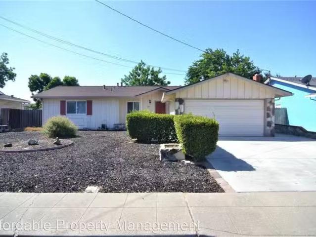 House for rent in Hayward