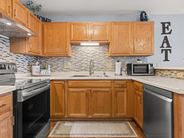 Condo for sale in Oak Creek, Milwaukee County