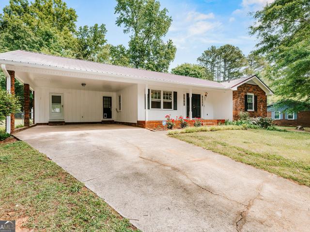 House for sale in Hull, Georgia