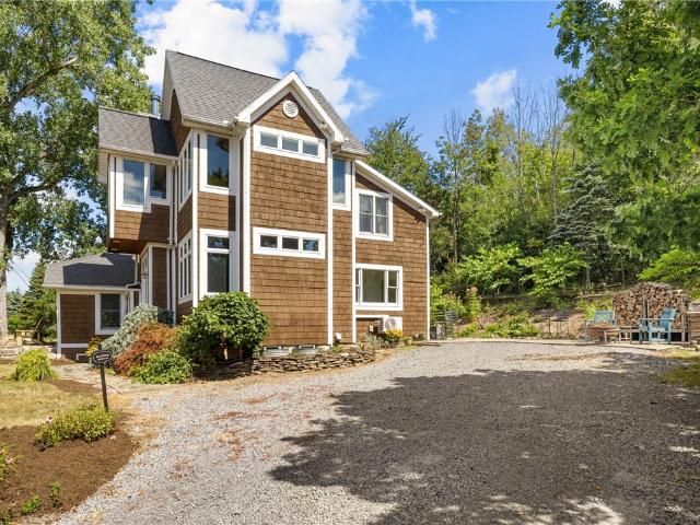 House for sale in Middlesex, New York