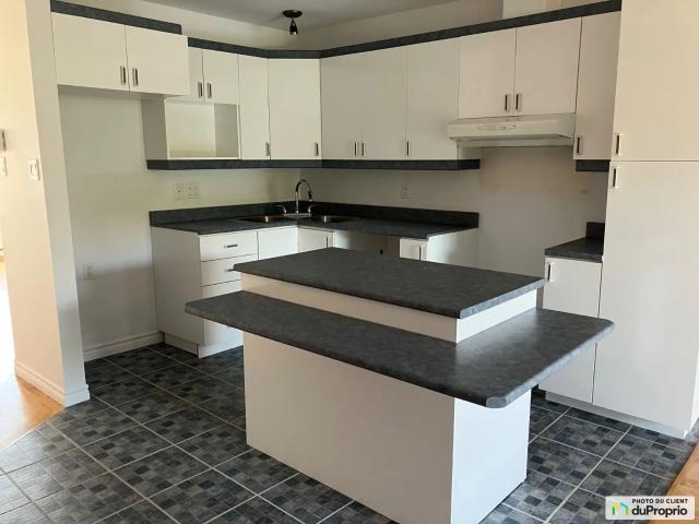 Apartment for rent in Rivière-Rouge, Laurentides