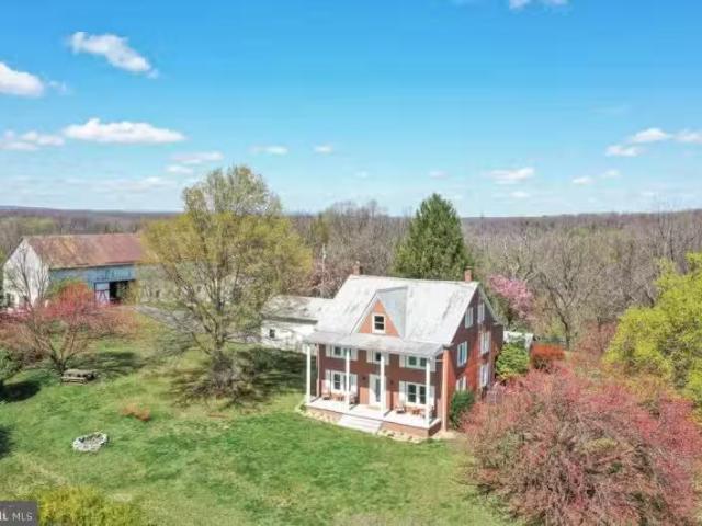 House for sale in Charles Town