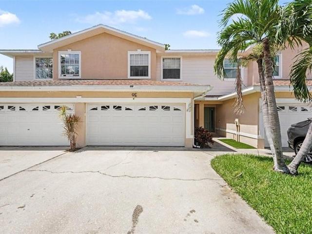 Townhouse for sale in Largo, Florida