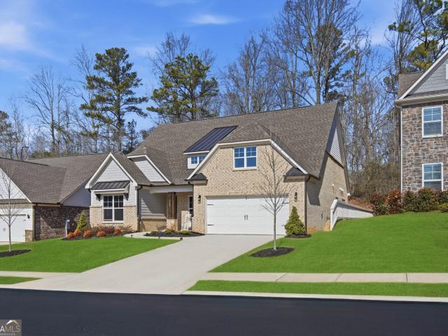 House for sale in Flowery Branch, Georgia