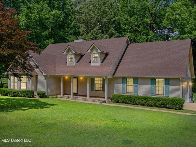 House for sale in Nesbit, Mississippi