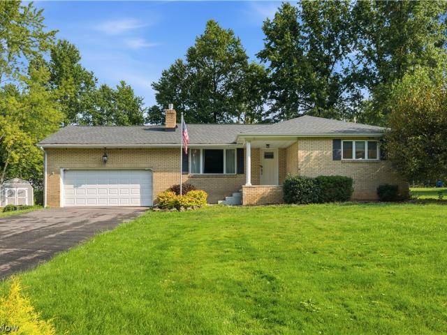 House for sale in Hubbard, Ohio