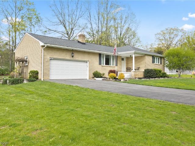 House for sale in Hubbard, Ohio
