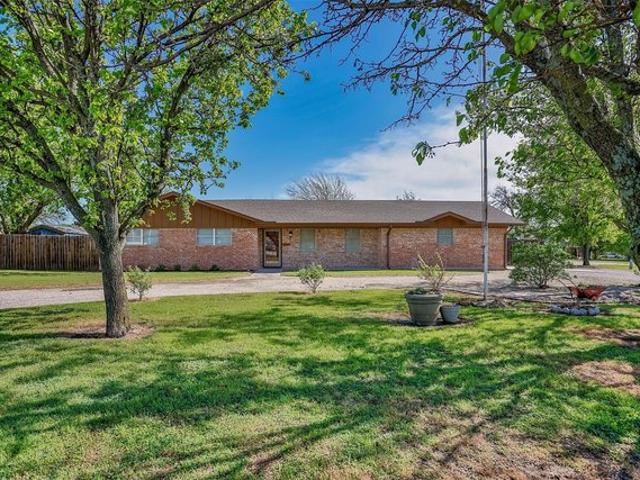 House for sale in Era, Texas