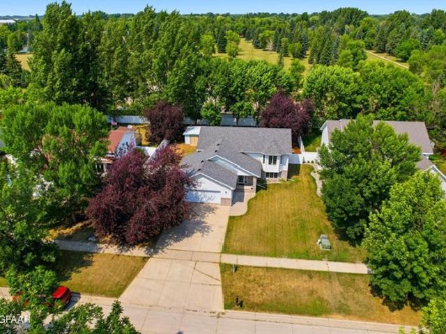 House for sale in Grand Forks, North Dakota