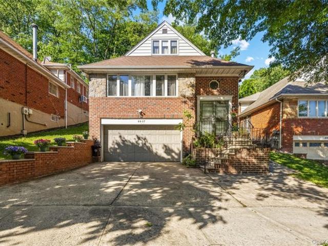 House for sale in Queens, Arverne