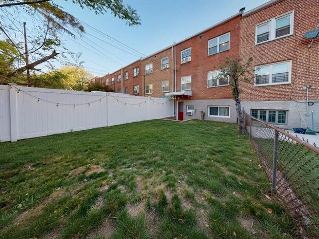 House for sale in Queens, Arverne