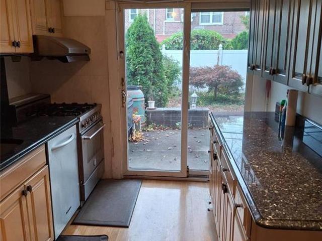Property for rent in Queens, Arverne