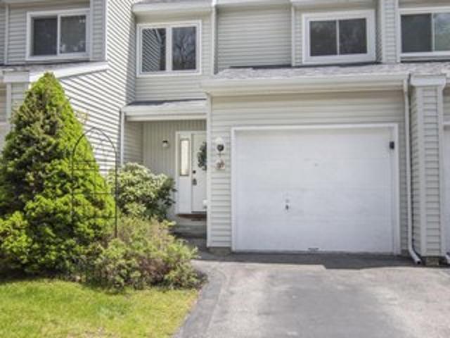 Townhouse for sale in Saratoga, New York