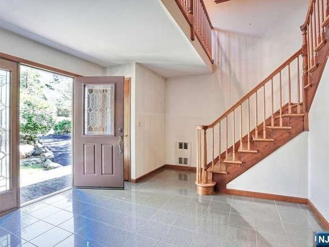 House for sale in Hillsdale