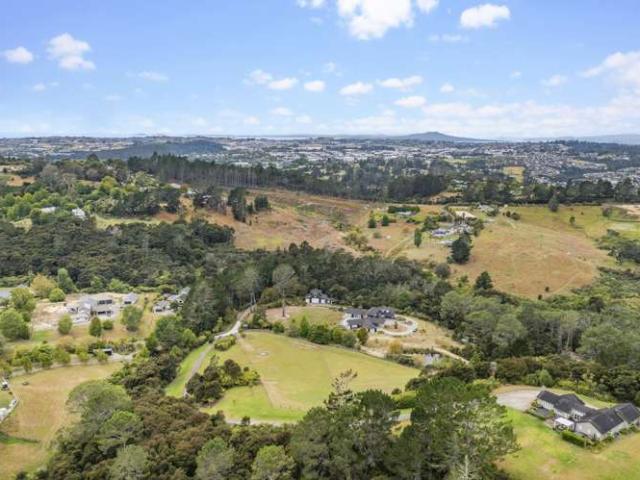 Property for sale in Paremoremo