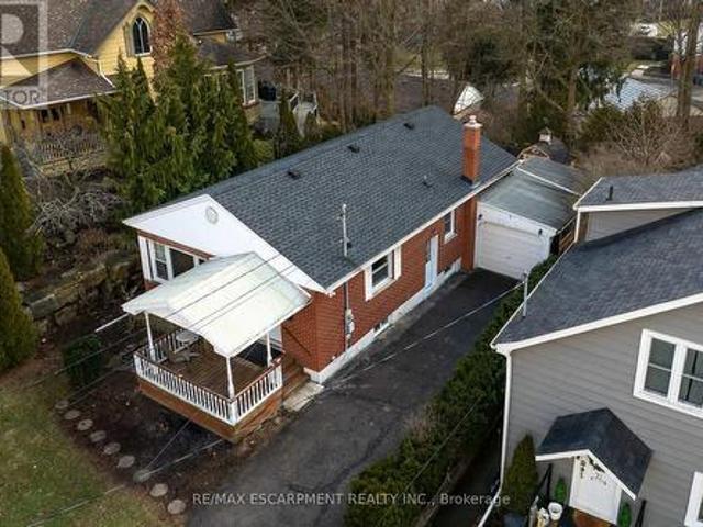 House for sale in Dundas House for sale in Dundas