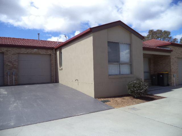 Townhouse for rent in Queanbeyan, New South Wales