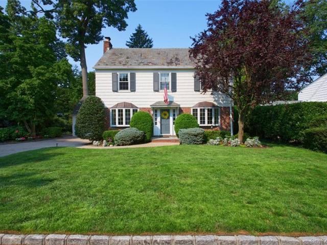 House for sale in Munsey Park Section C, Manhasset