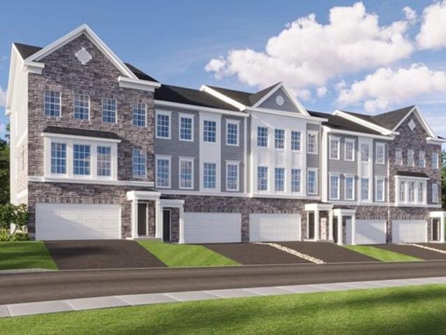 Townhouse for sale in East Hanover, New Jersey