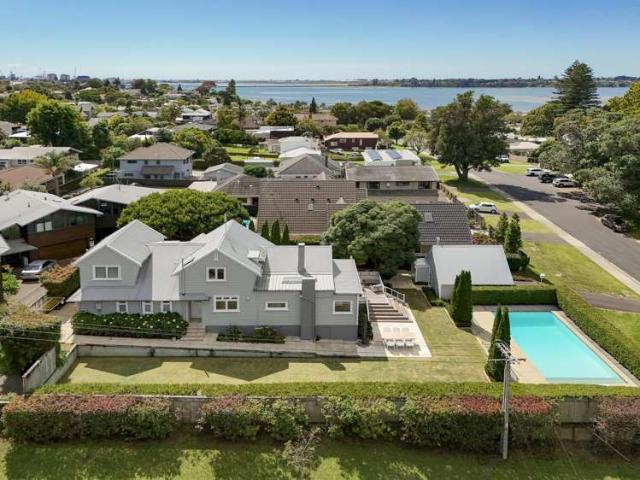 House for sale in The Avenues, Tauranga