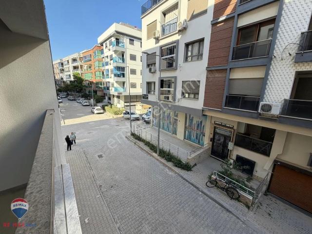 Karşiyaka, İzmir içerisinde kiralık mülk