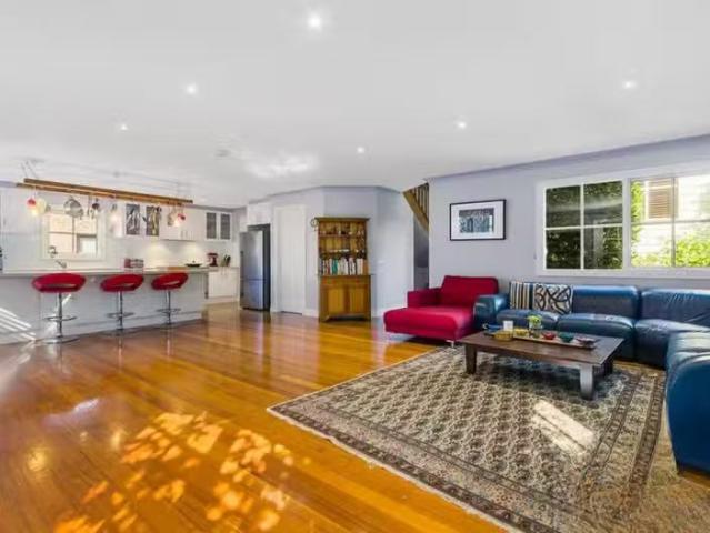 House for rent in Mont Albert North