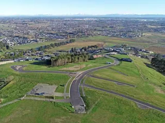 House for sale in Chaslands, Canterbury