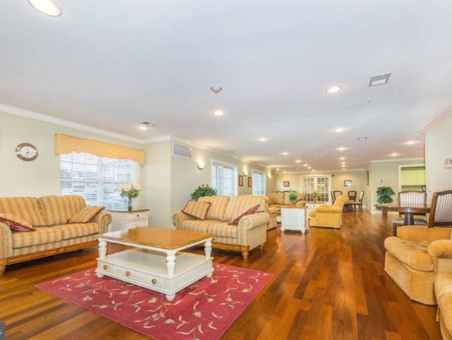 Condo for sale in Edison