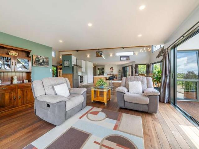 House for sale in Pauatahanui, Wellington
