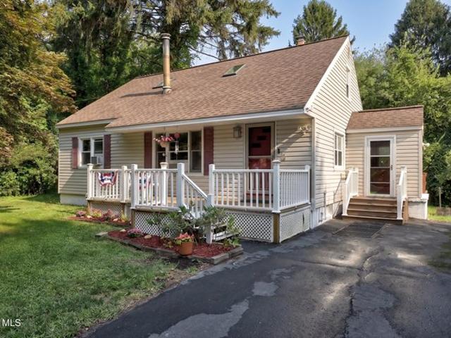 House for sale in Saratoga, New York
