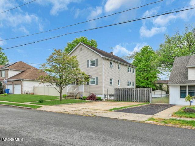 House for sale in Avenel, New Jersey