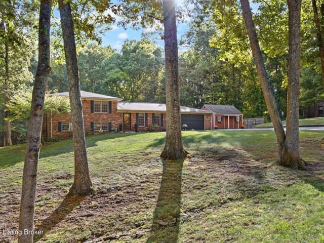 House for sale in Cecilia, Kentucky