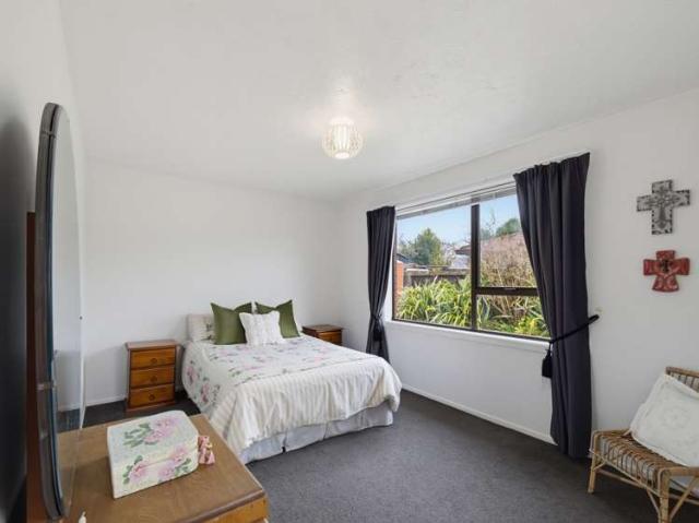 House for sale in Chaslands, Canterbury
