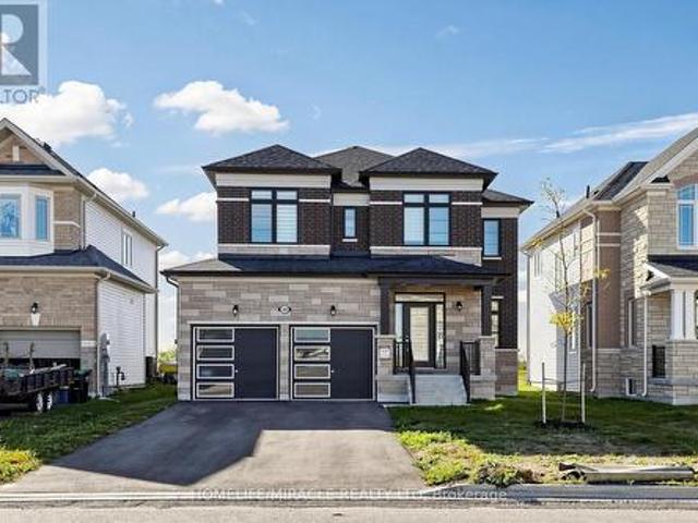 House for sale in Wasaga Beach, Central Ontario
