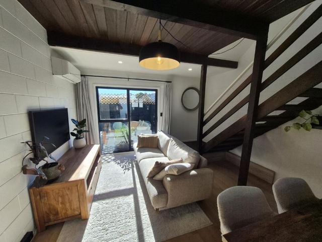 Townhouse for rent in Heathcote, Canterbury