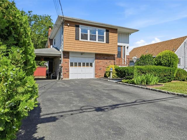 House for sale in Huntington, New York