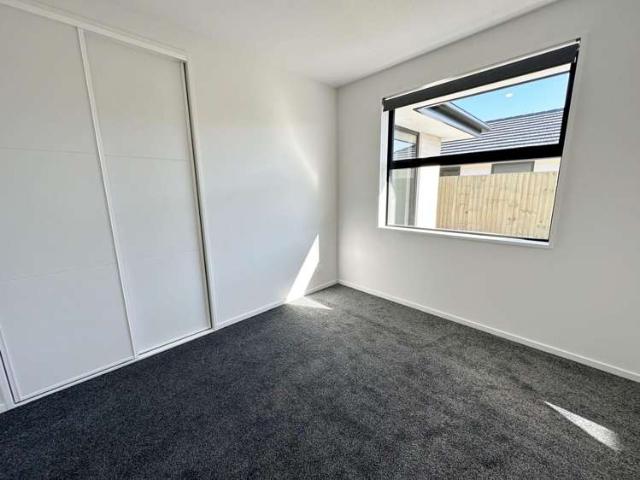 House for rent in Chaslands, Canterbury