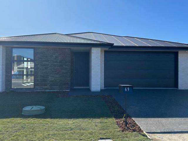House for rent in Chaslands, Canterbury