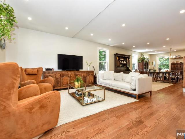 House for sale in Waldwick, New Jersey