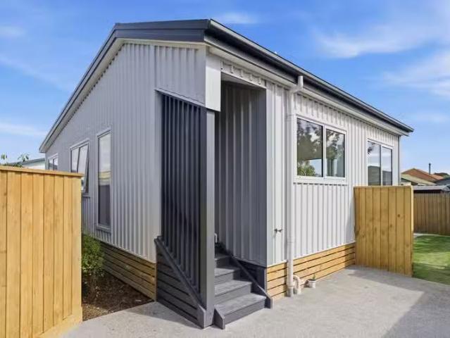 House for sale in Chaslands, Canterbury