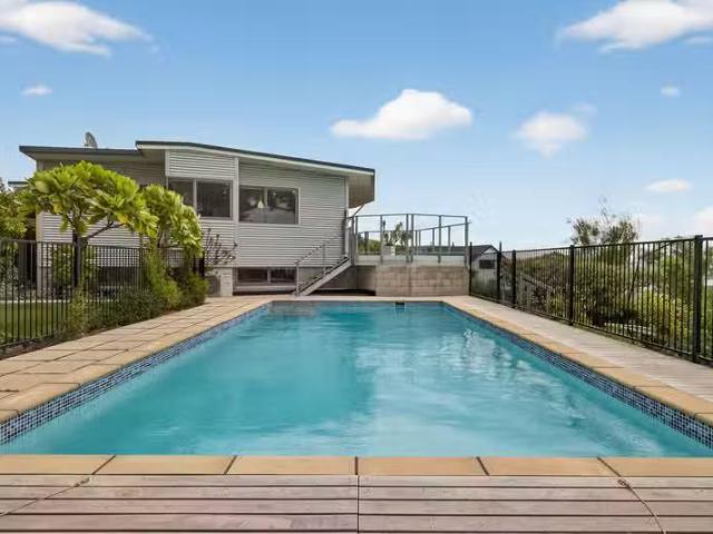 House for sale in Chaslands, Canterbury