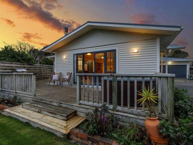 House for sale in Days Bay, Wellington