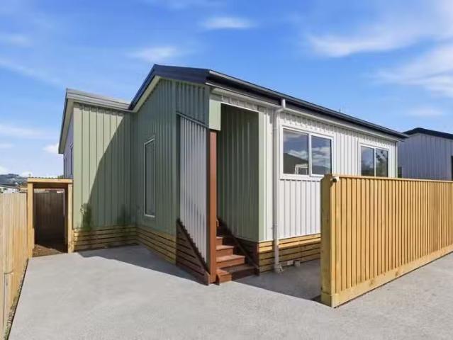 House for sale in Chaslands, Canterbury