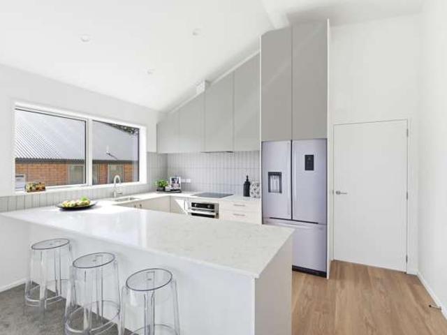 House for sale in Chaslands, Canterbury