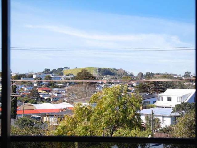 House for sale in Blockhouse Bay, Oroua County